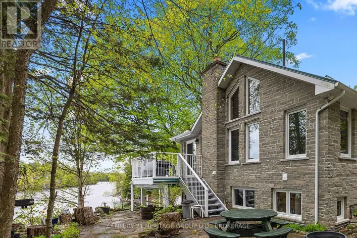 House for sale: 8126 PERTH ROAD, South Frontenac