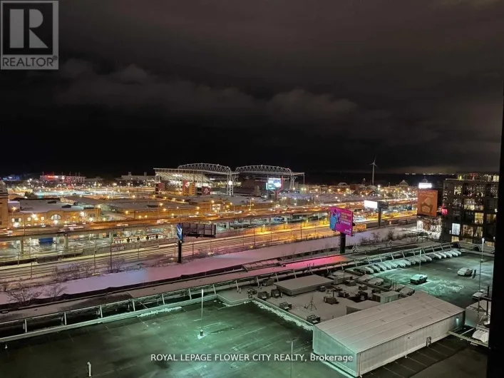 813 - 135 EAST LIBERTY STREET, Toronto