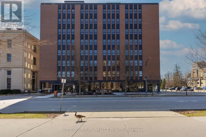 813 - 195 DUFFERIN AVENUE, London East