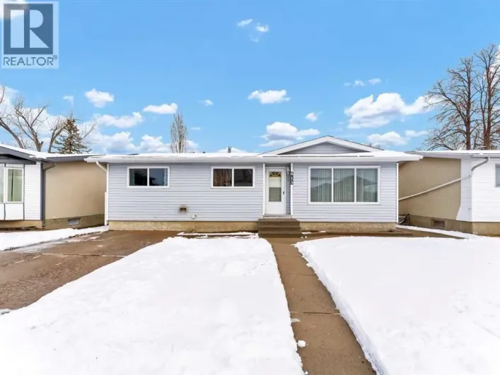 813 2 Street SE, Redcliff