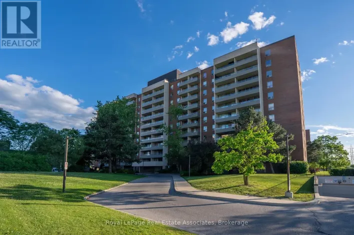 813 - 9 FOUR WINDS DRIVE, Toronto