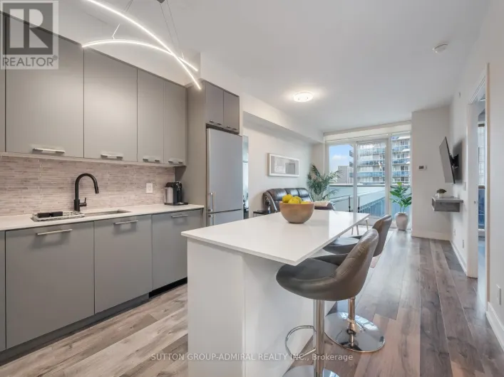 813 - 9471 YONGE STREET, Richmond Hill