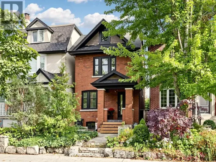 813 CARLAW AVENUE, Toronto
