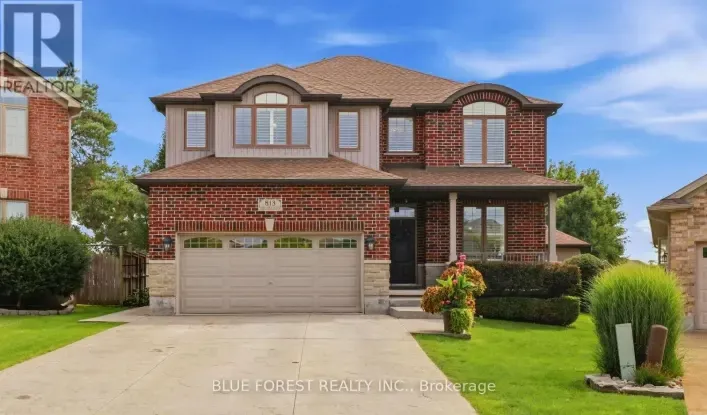 House for sale: 813 DEER RIDGE PLACE, London North