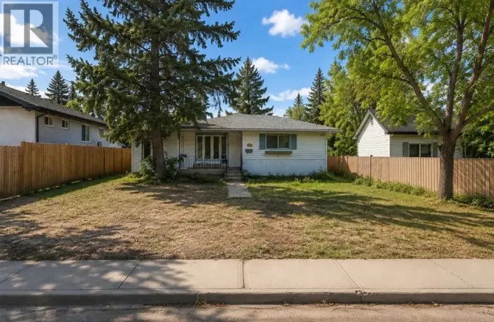 8131 44 Avenue NW, Calgary