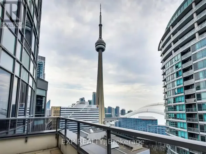 814 - 20 BLUE JAYS WAY, Toronto