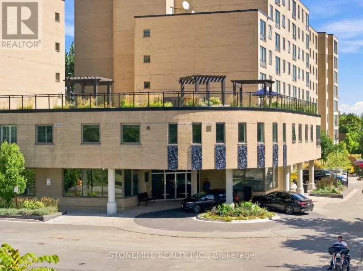 814 - 326 MAJOR MACKENZIE DRIVE E, Richmond Hill