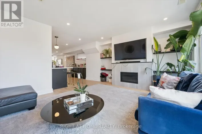 814 COXWELL AVENUE, Toronto