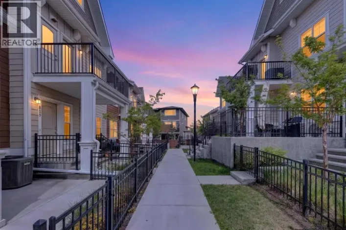 814 Cranbrook Walk SE, Calgary