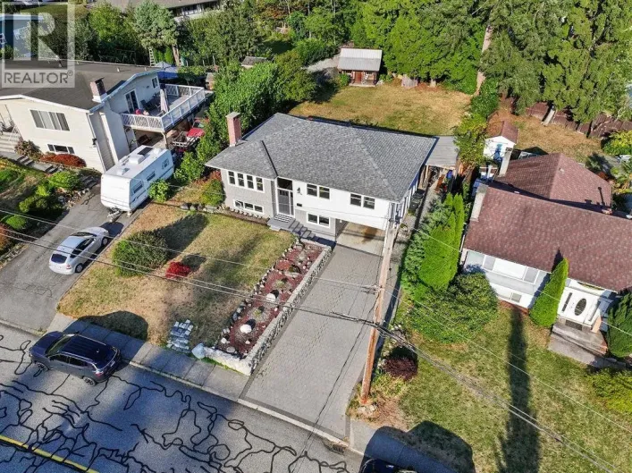 814 PLYMOUTH DRIVE, North Vancouver