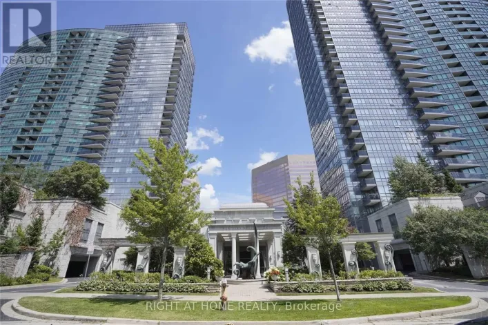 815 - 25 GREENVIEW AVENUE, Toronto