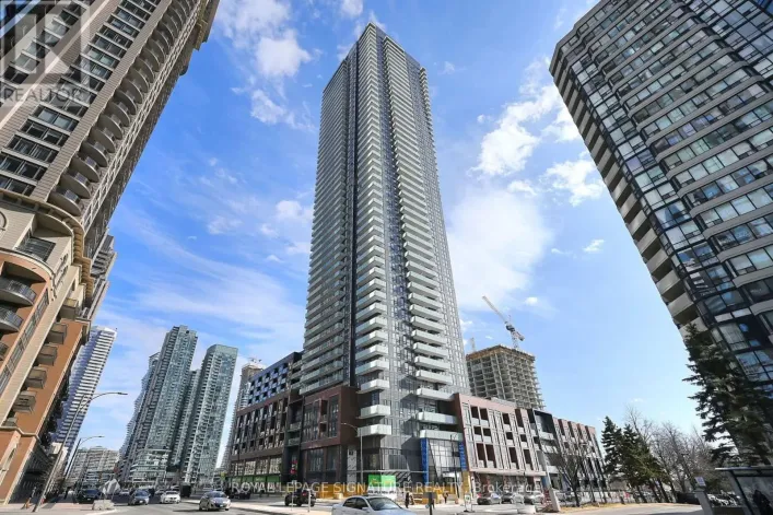 815 - 430 SQUARE ONE DRIVE, Mississauga