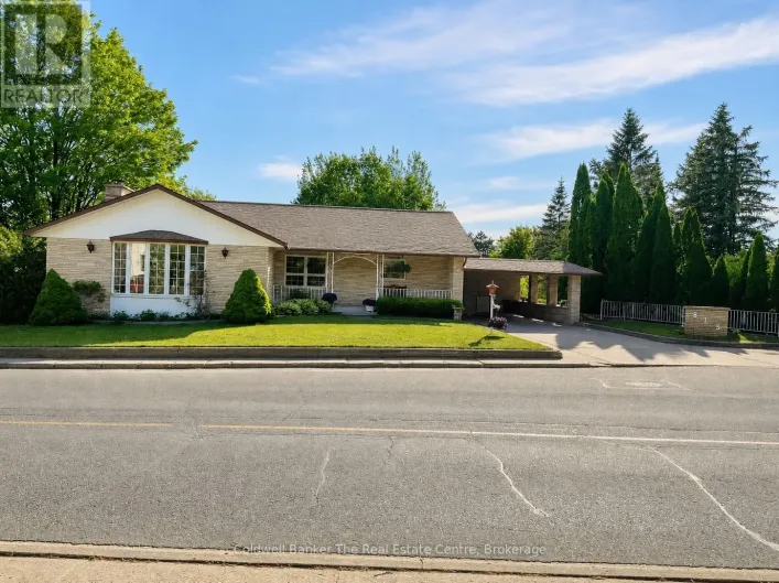 815 MUSKOKA ROAD N, Gravenhurst)