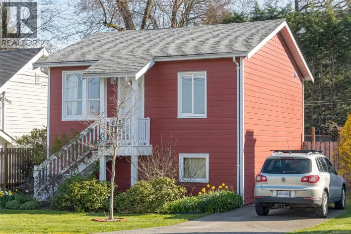 815 Old Esquimalt Rd, Esquimalt