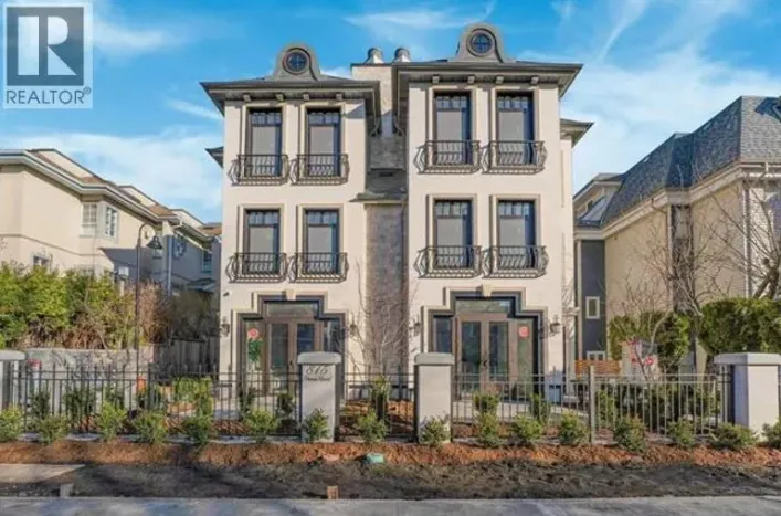815 W 15TH AVENUE, Vancouver