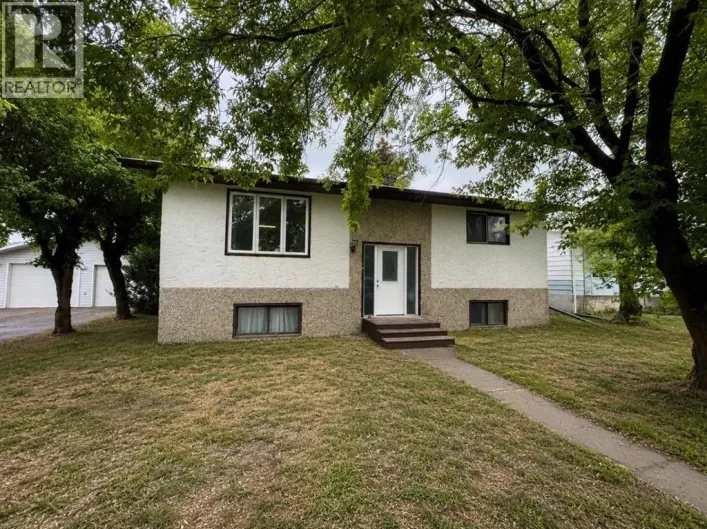 816 15 Street, Wainwright