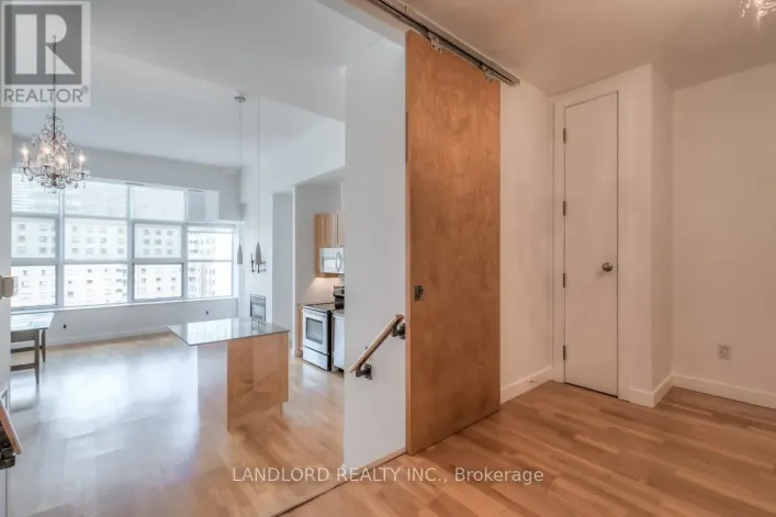 816 - 155 DALHOUSIE STREET, Toronto