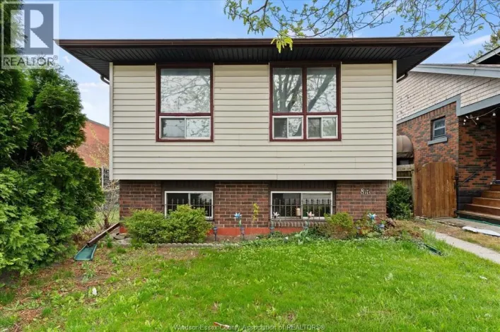 816 DAWSON ROAD, Windsor
