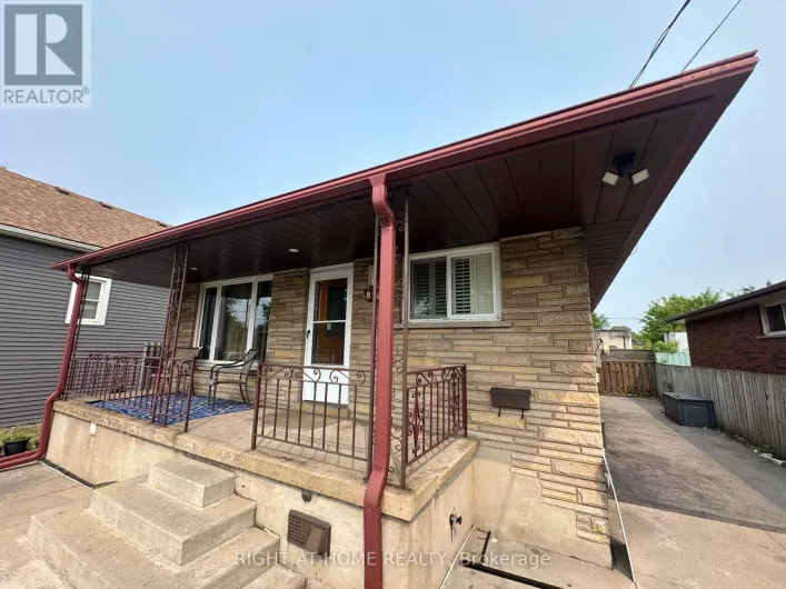 816 DUNN AVENUE N, Hamilton