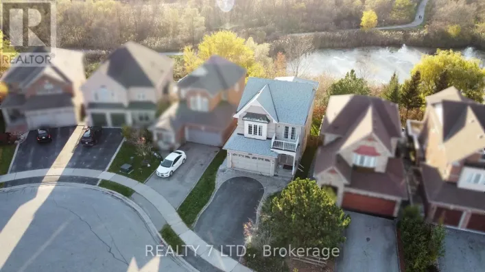 816 WALSH COURT, Newmarket