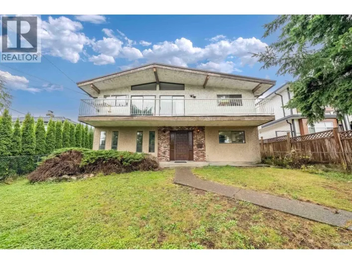 8167 10TH AVENUE, Burnaby