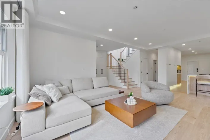 817 W 60TH AVENUE, Vancouver