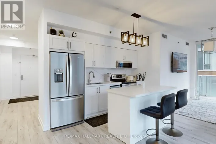 818 - 21 NELSON STREET, Toronto