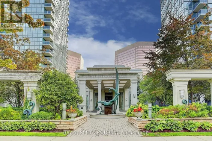 818 - 25 GREENVIEW AVENUE, Toronto