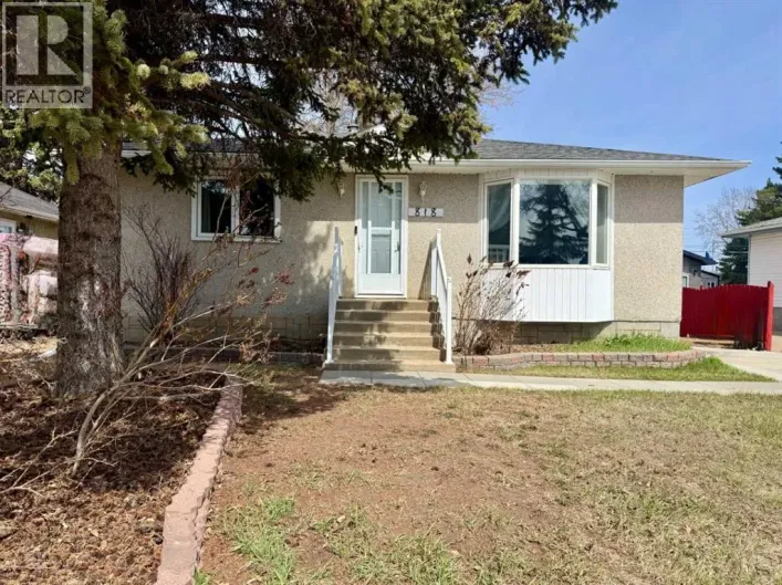 818 9 Avenue, Wainwright