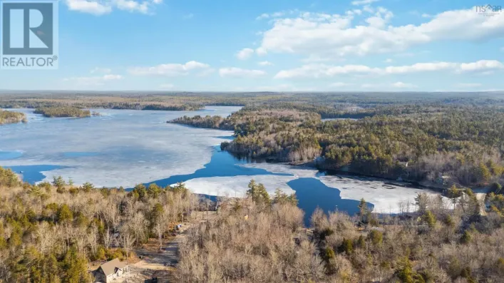 818 Narrows Road, Labelle