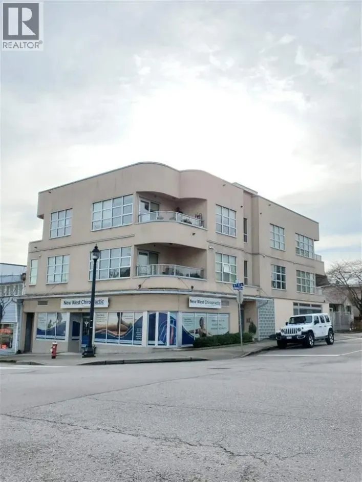 818 TWELFTH STREET, New Westminster