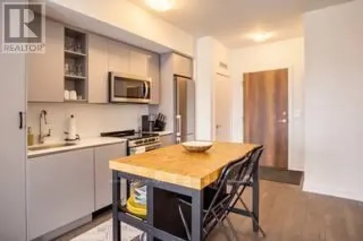 819 - 251 MANITOBA STREET, Toronto