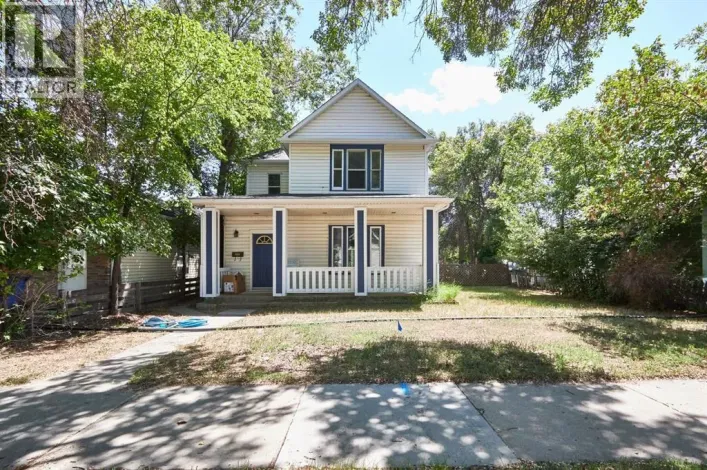 819 3 Street SE, Medicine Hat