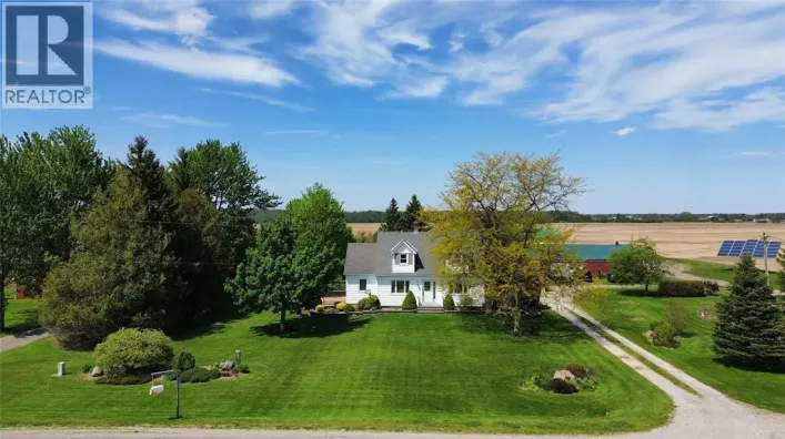 8192 PETROLIA LINE, Brooke-Alvinston