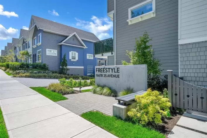 82 16678 25 AVENUE, Surrey