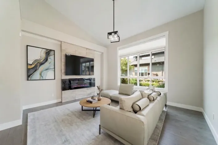 Row / Townhouse for sale: 82 17033 FRASER HIGHWAY, Surrey