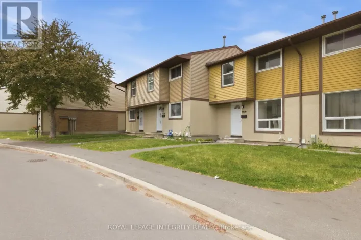 82 - 2570 SOUTHVALE CRESCENT, Ottawa