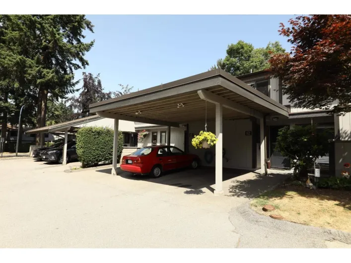 82 6622 BAKER ROAD, Delta