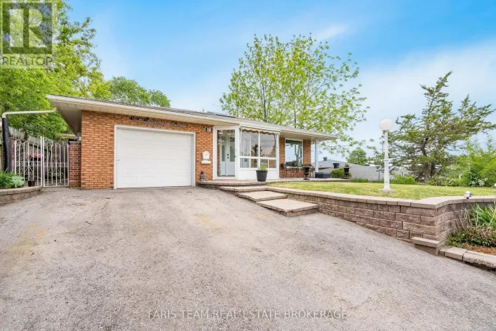 82 BAYVIEW DRIVE, Barrie