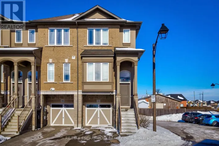 82 BLOOM CRESCENT, Hamilton