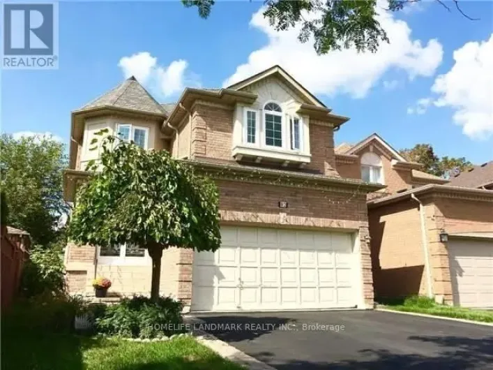 82 CANYON HILL AVENUE, Richmond Hill
