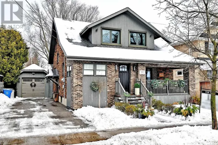 82 CENTRE STREET, Aurora