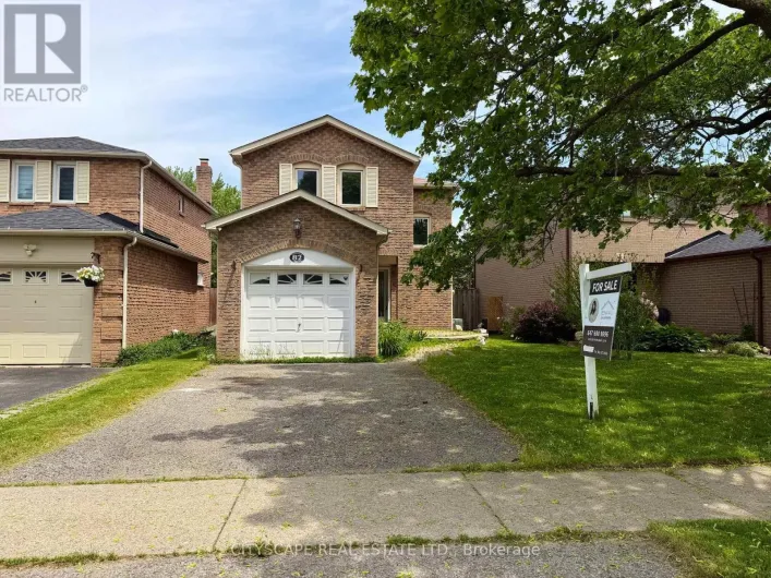 82 CHATFIELD DRIVE, Ajax