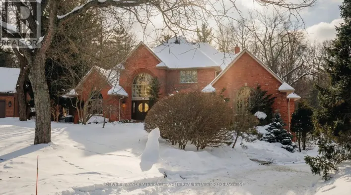 82 CHESTNUT COURT, London South