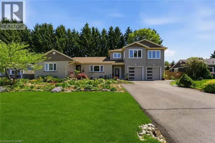 82 CUMMING Court, Ancaster