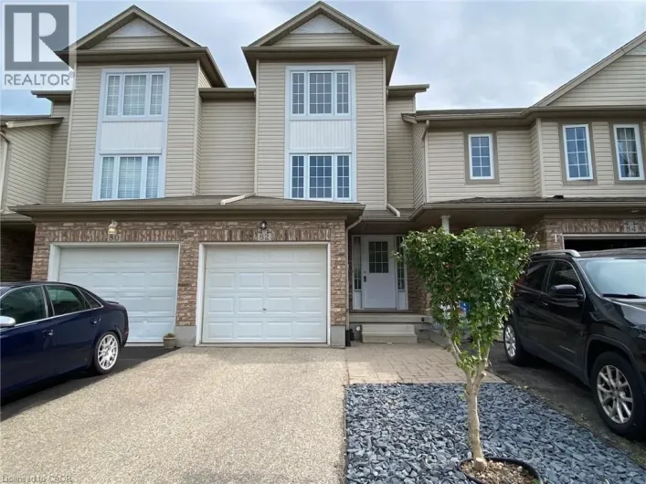 82 DONNENWERTH Drive, Kitchener