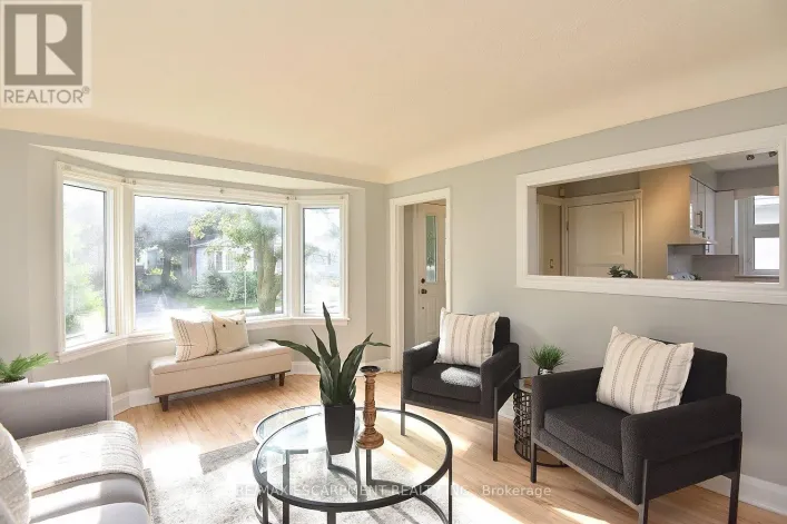 82 EAST 38TH STREET, Hamilton