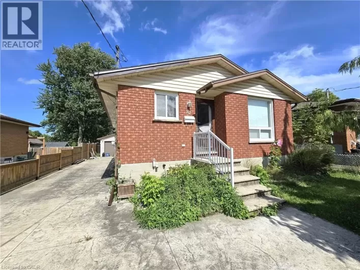 82 ELMWOOD Avenue, Cambridge