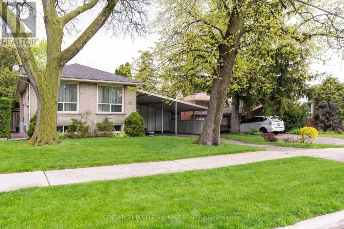 82 HADRIAN DRIVE, Toronto