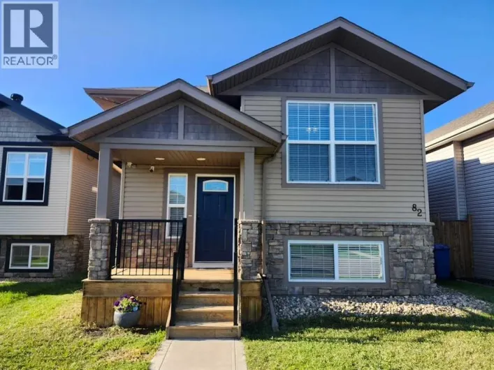 82 Harvest Close, Penhold